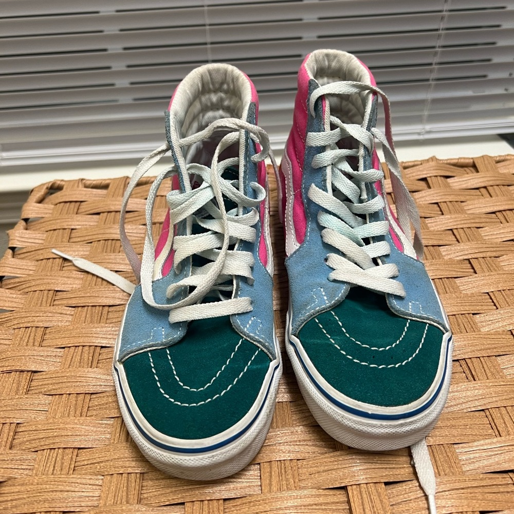 Colorful vans - Picture 2 of 2